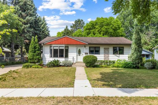 1917 15th St S Fargo-1.jpg