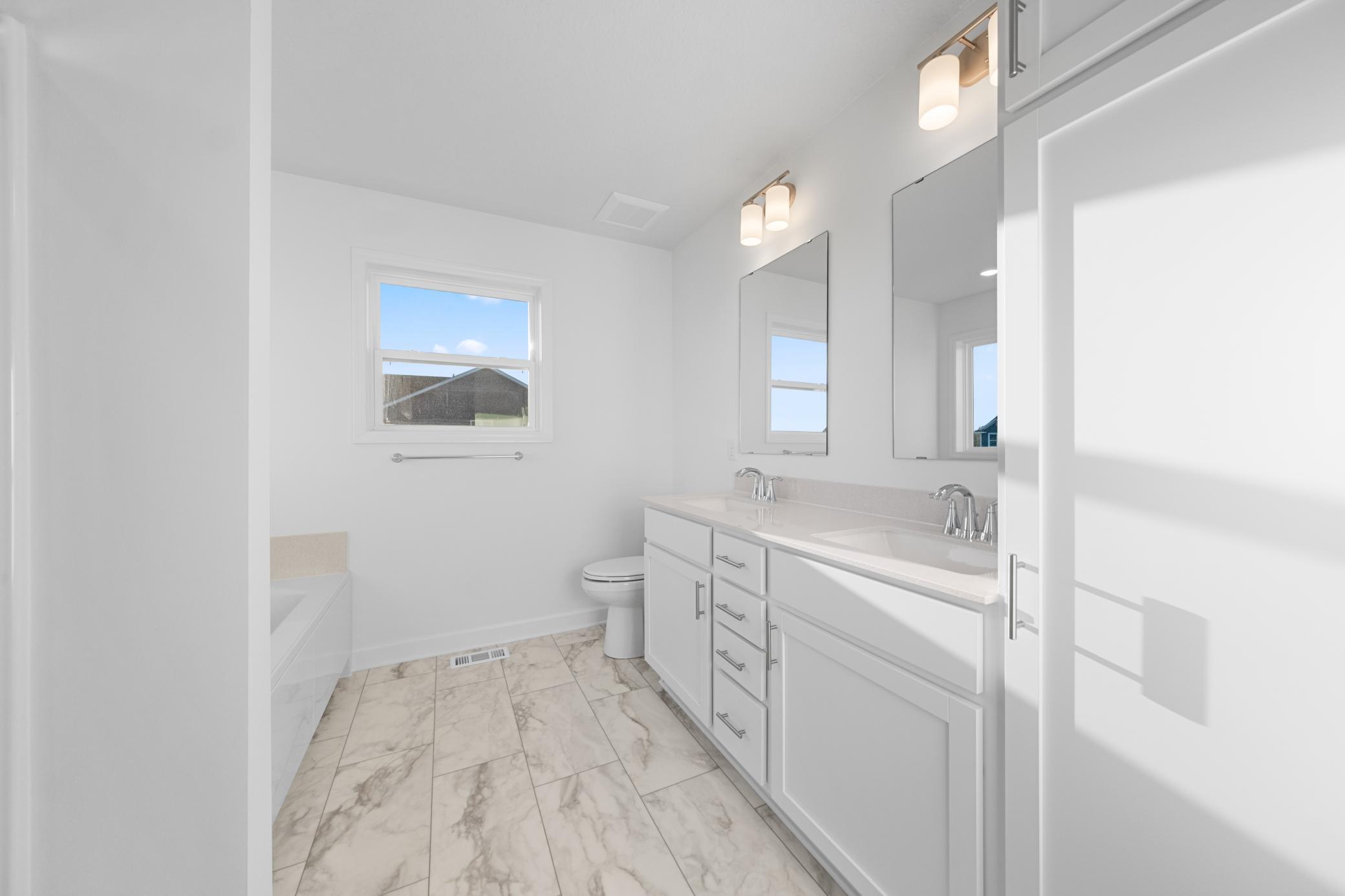 (Photo of an inventory home, actual homes finishes will vary)