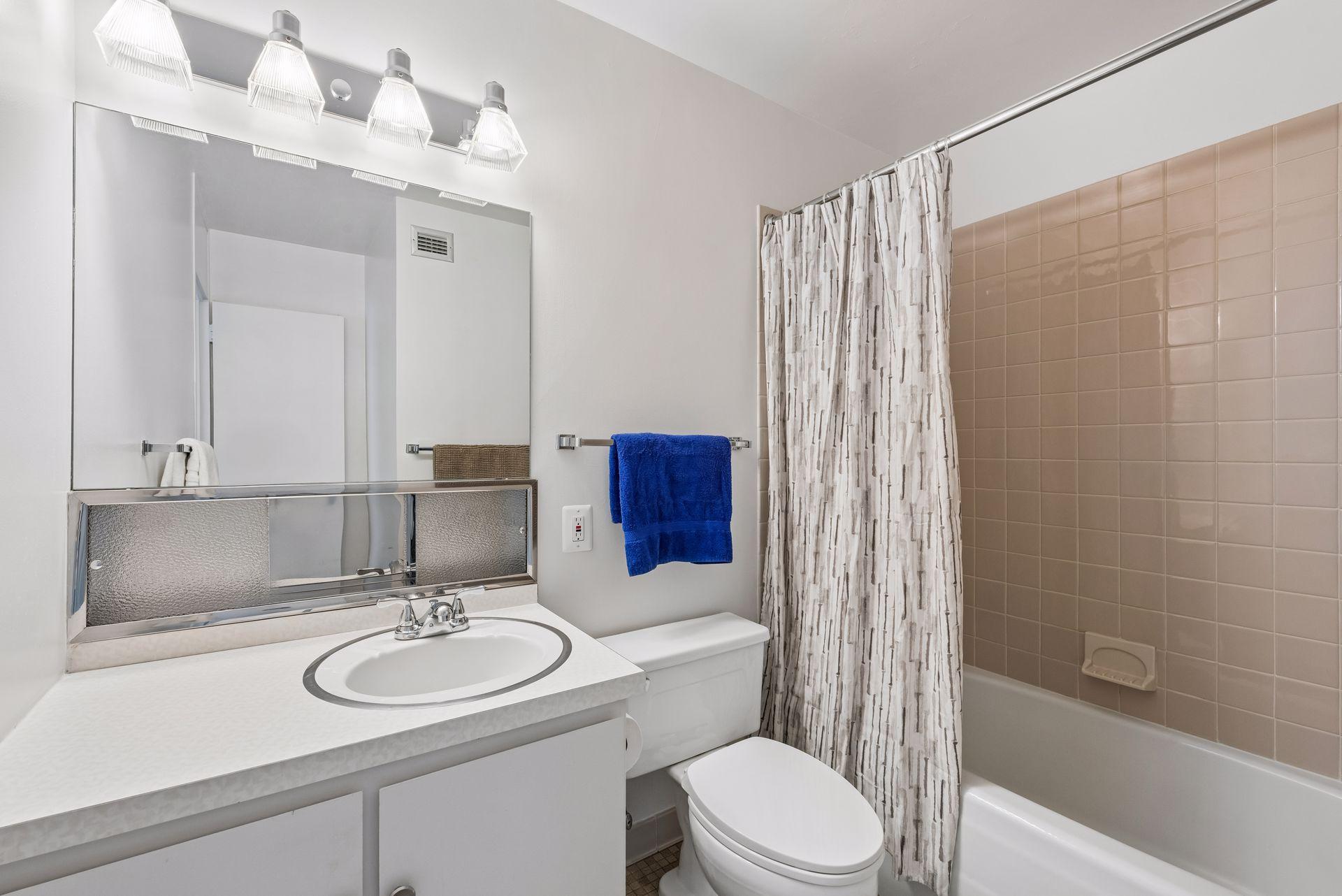 Full Bathroom (#1 bath)