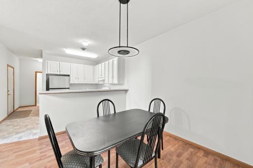 556 Willoughby Way W, Minnetonka, MN 55305