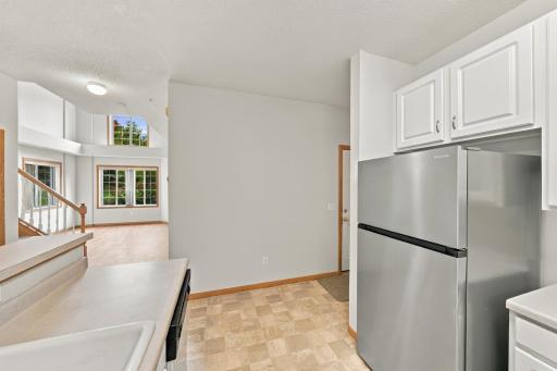 556 Willoughby Way W, Minnetonka, MN 55305