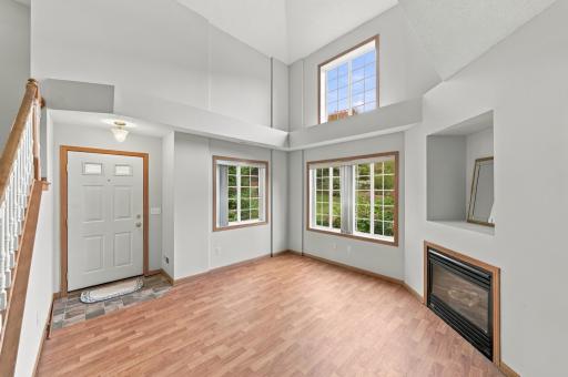 556 Willoughby Way W, Minnetonka, MN 55305