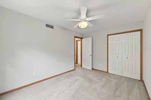 556 Willoughby Way W, Minnetonka, MN 55305