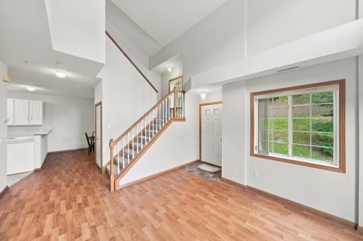 556 Willoughby Way W, Minnetonka, MN 55305