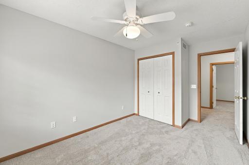 556 Willoughby Way W, Minnetonka, MN 55305