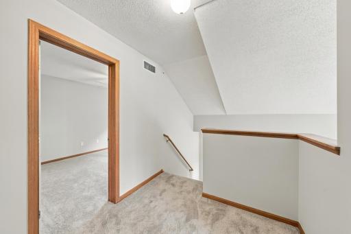 556 Willoughby Way W, Minnetonka, MN 55305