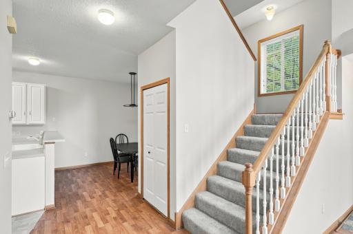 556 Willoughby Way W, Minnetonka, MN 55305