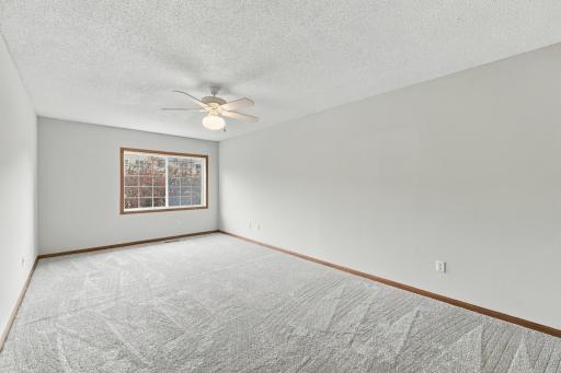 556 Willoughby Way W, Minnetonka, MN 55305