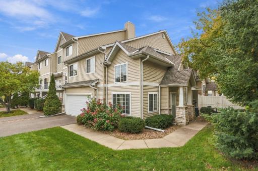 556 Willoughby Way W, Minnetonka, MN 55305