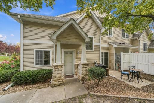 556 Willoughby Way W, Minnetonka, MN 55305