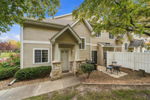 556 Willoughby Way W, Minnetonka, MN 55305