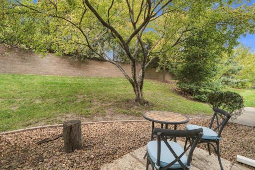 556 Willoughby Way W, Minnetonka, MN 55305
