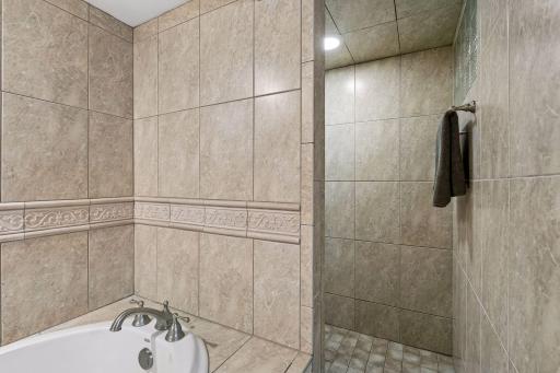 4140 Zenith Avenue N, Robbinsdale, MN 55422