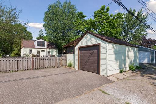4140 Zenith Avenue N, Robbinsdale, MN 55422