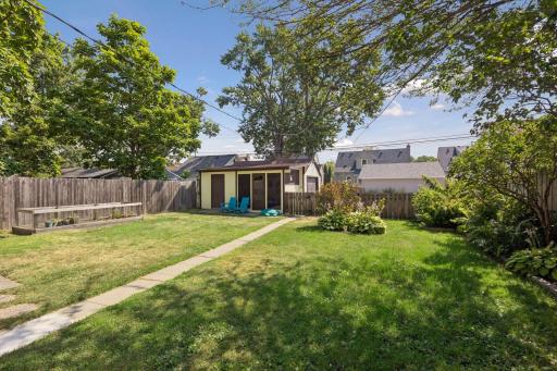 4140 Zenith Avenue N, Robbinsdale, MN 55422
