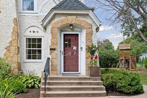 2810 Cleveland Street Northeast - Spacecrafting - 0006.jpg