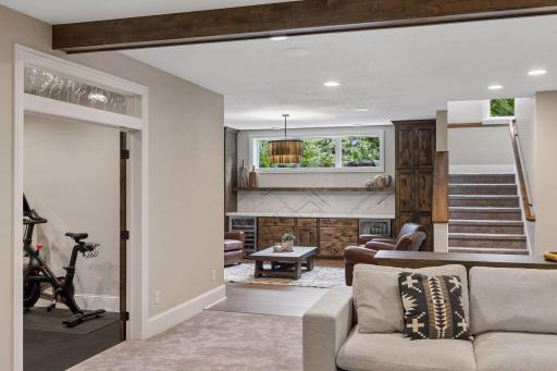 10906 Bentwater Lane, Woodbury, MN 55129