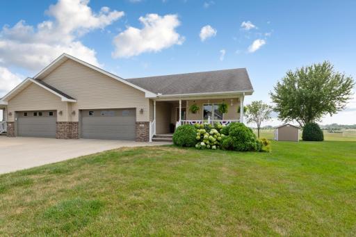 Photo for 580 Southwind Drive, Fairmont, MN 56031 - listing #7113526 580 Southwind Drive, Fairmont, MN 56031