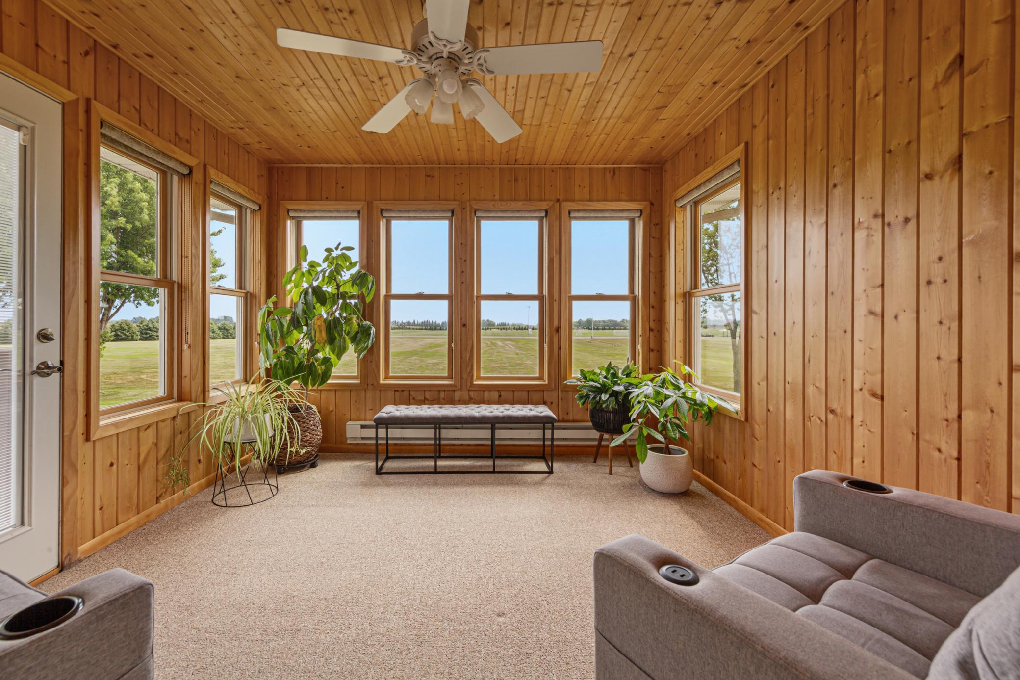 Sunroom/4 season porch