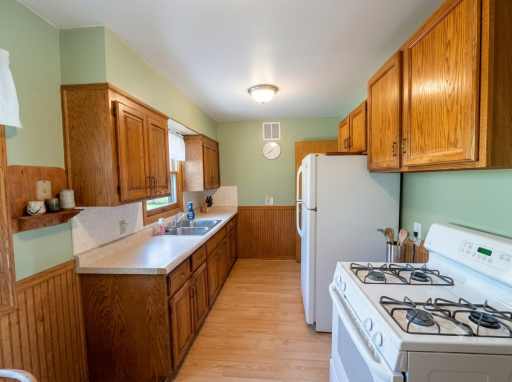 mpls back kitchen