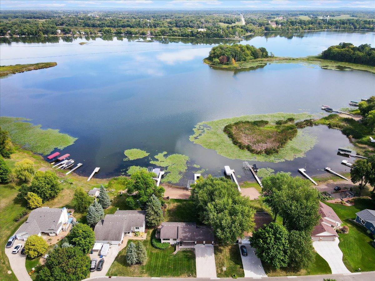 Connected to the Chisago Lakes Lifestyle North Center Lake connects with South Center Lake, opening the door to even more boating, fishing, and exploring.