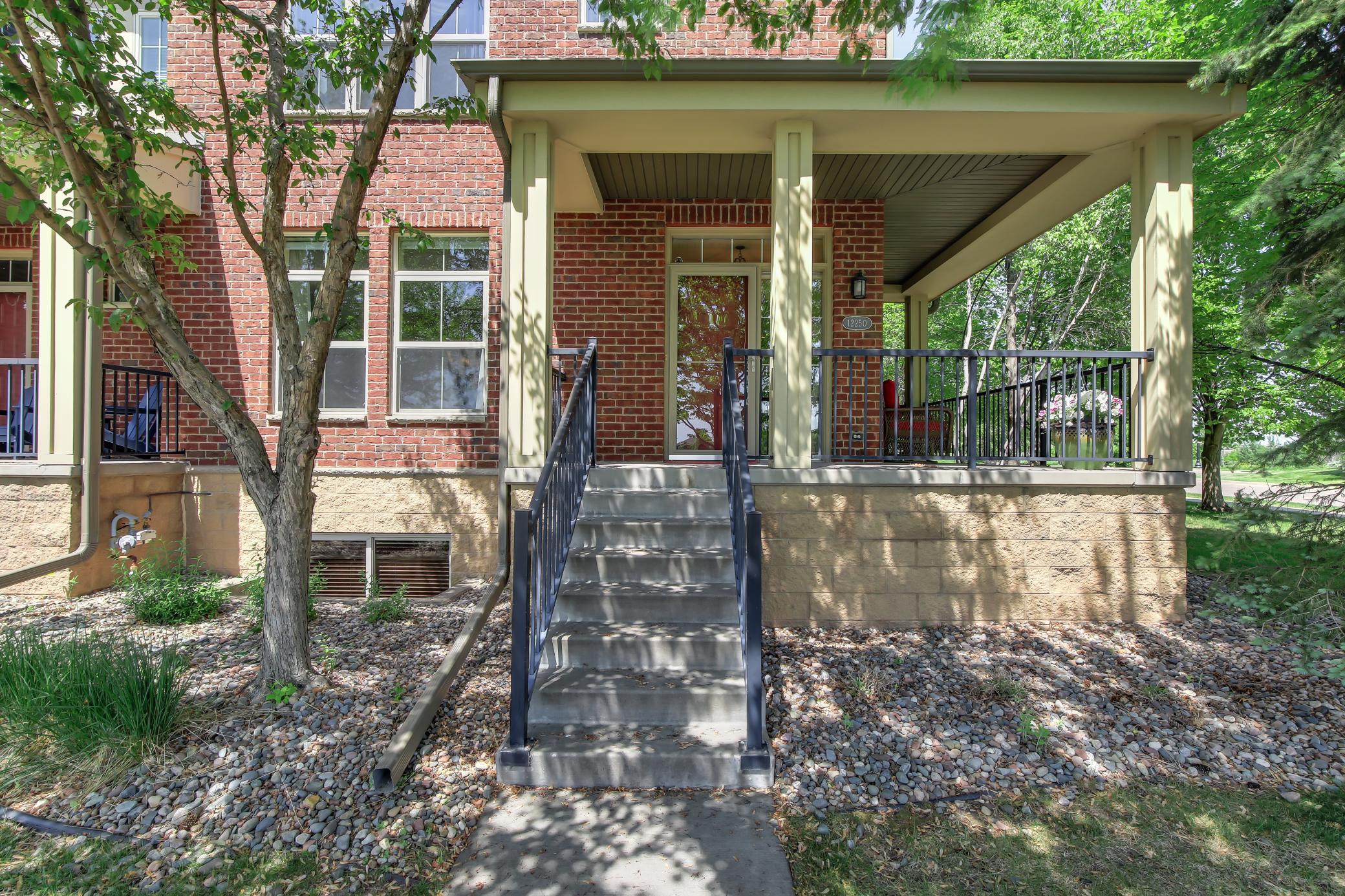 4-print-12250-Lakeview-Dr-N-04.jpg