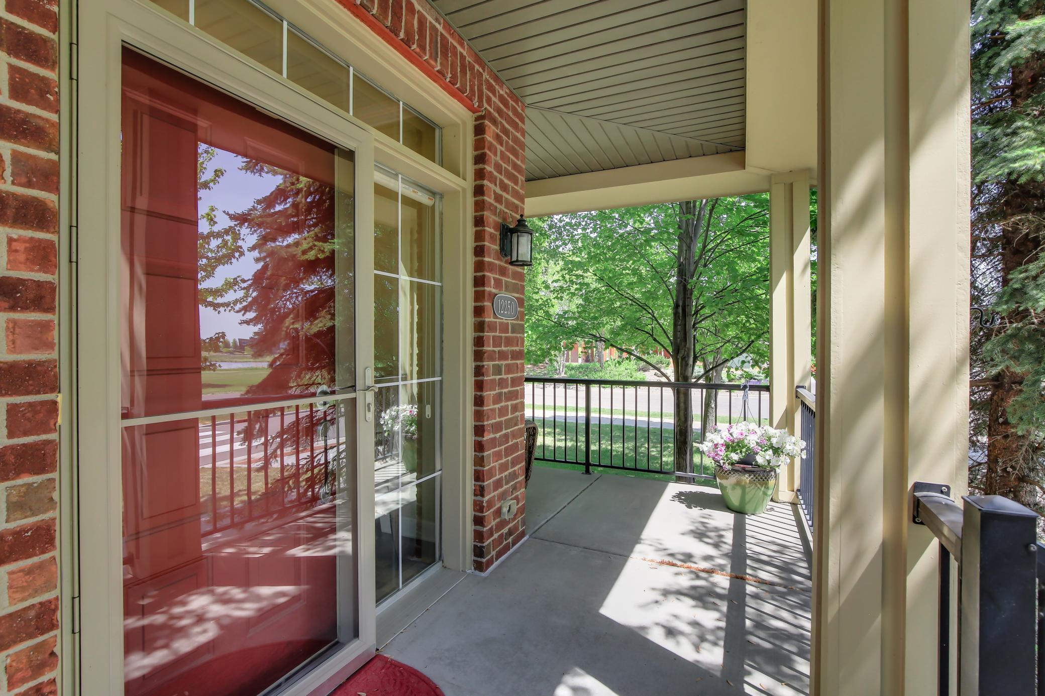 5-print-12250-Lakeview-Dr-N-05.jpg