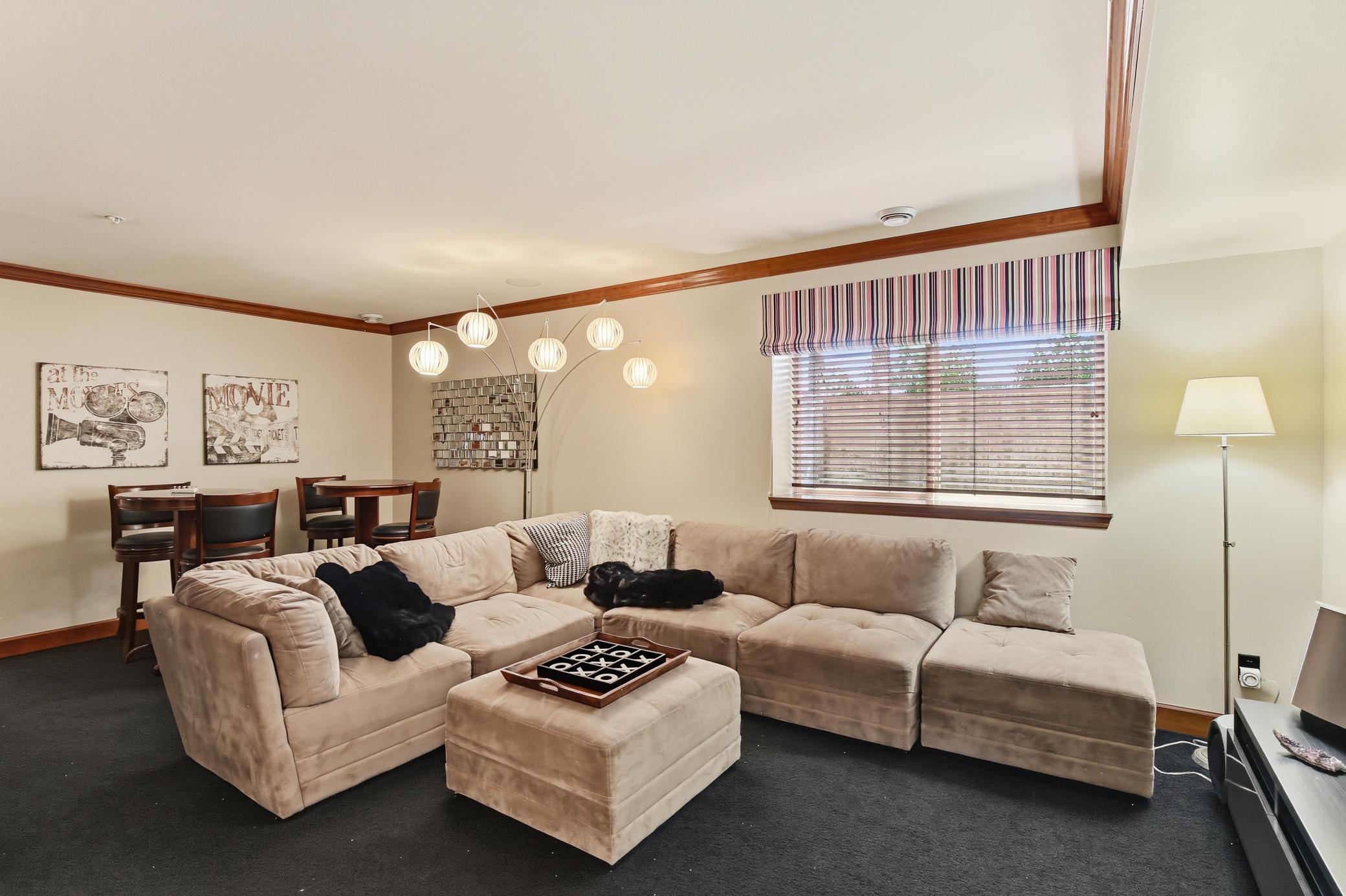 42-print-12250-Lakeview-Dr-N-42.jpg