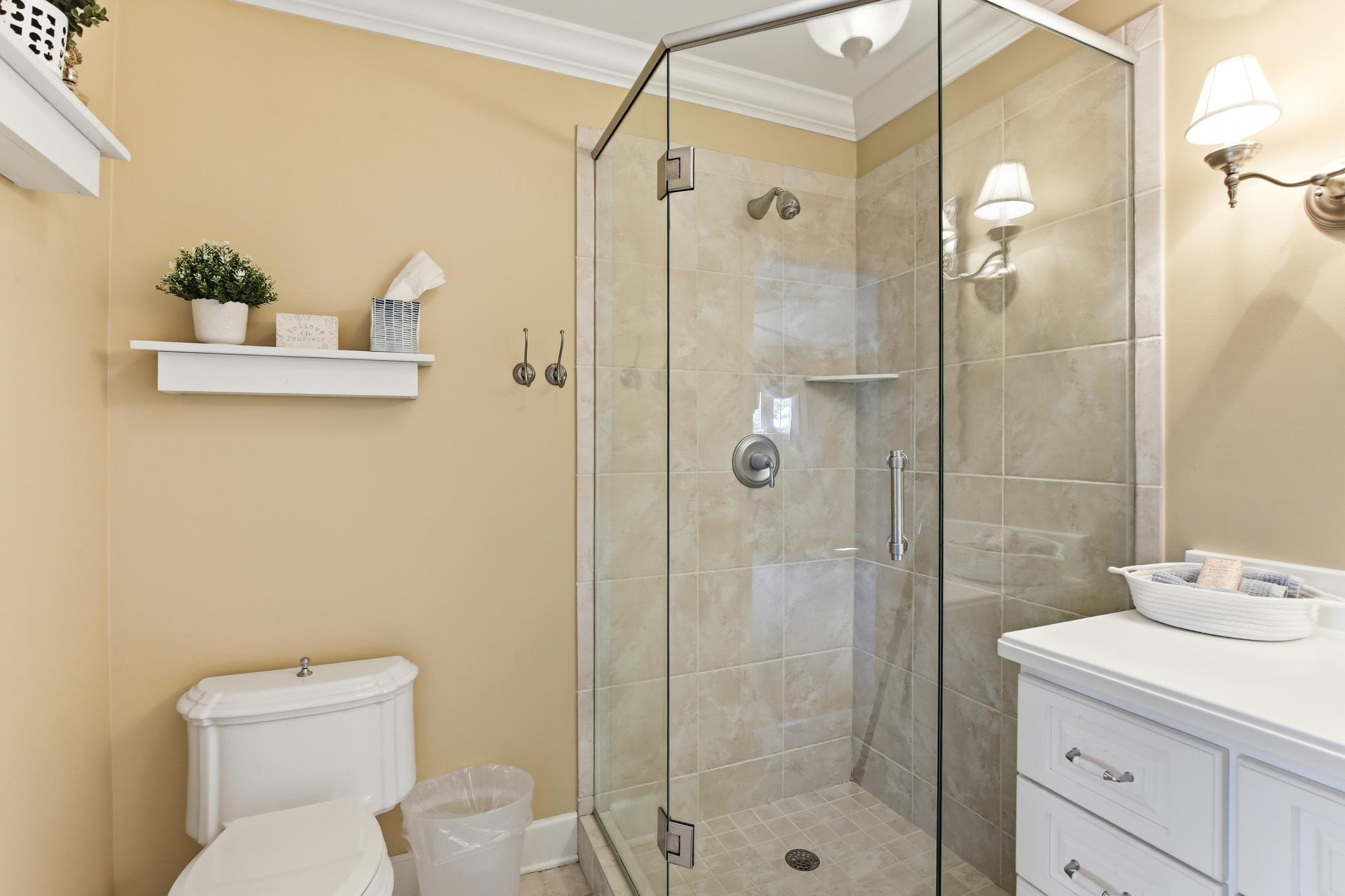 29-print-12250-Lakeview-Dr-N-29.jpg