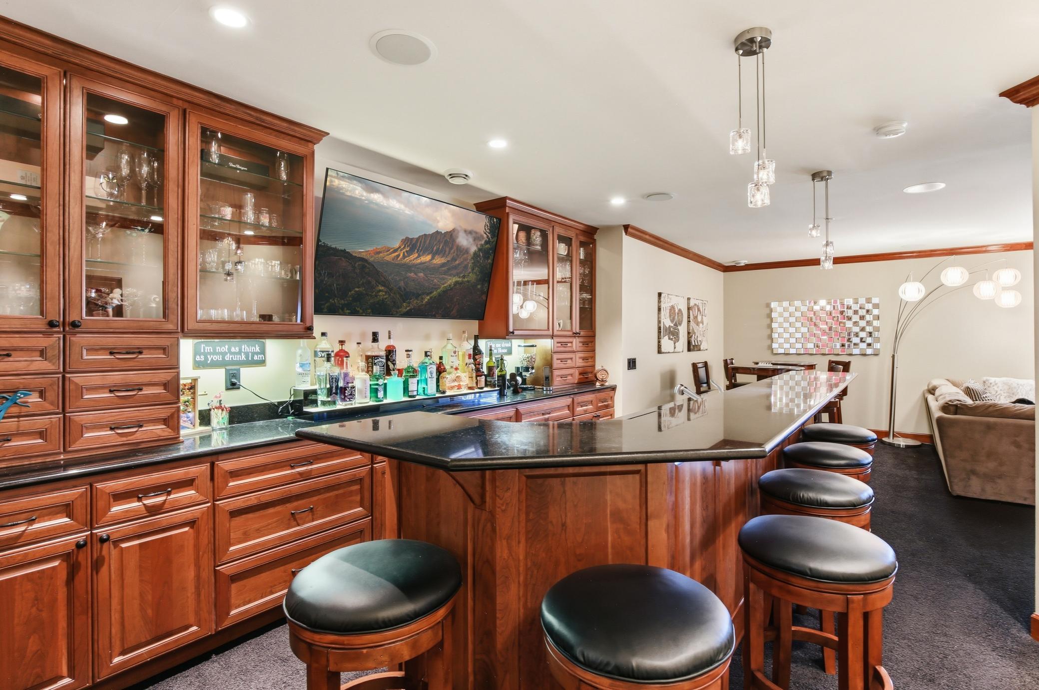 Beautiful bar great for entertaining