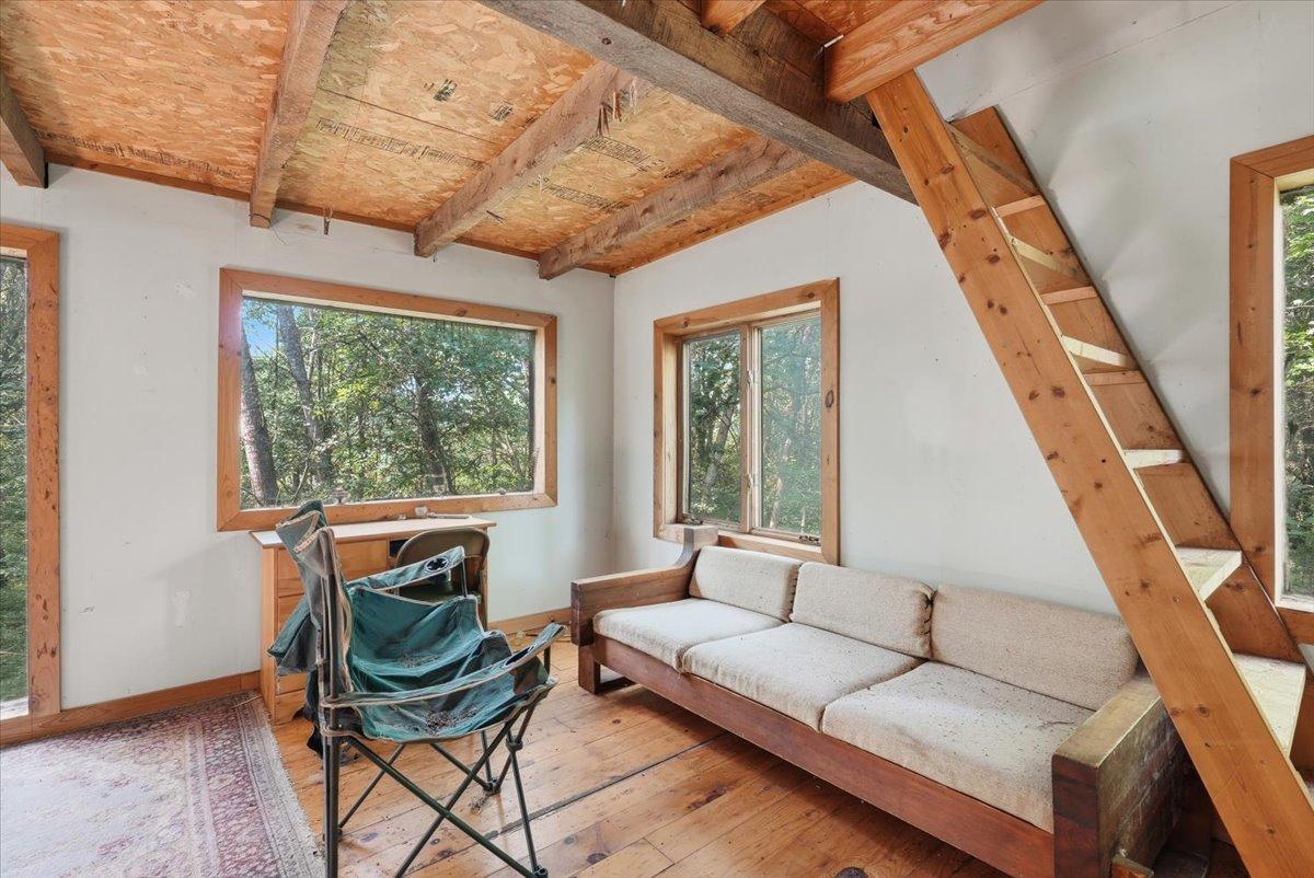 11-Upper Living Area.jpg