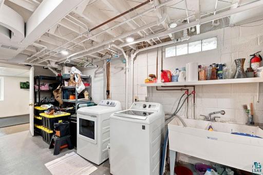220 E Locust Street, Duluth, MN 55811