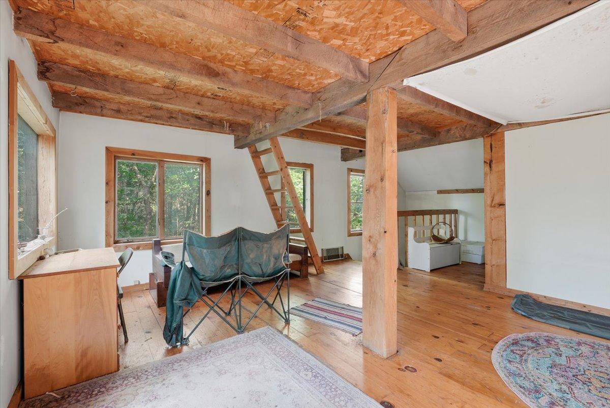 10-Upper Living Area.jpg