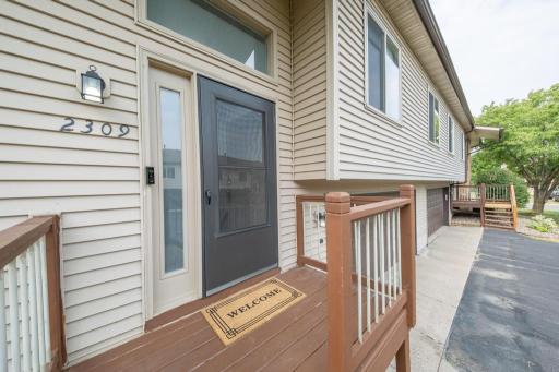 2309 Amberwood Drive, Woodbury, MN 55125