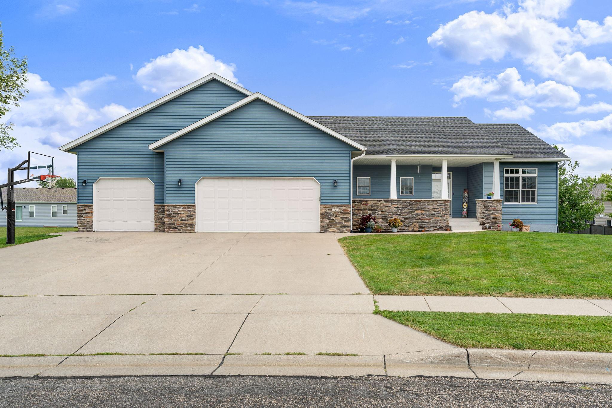 1-web-or-mls-375-hickory-ln-ne.jpg