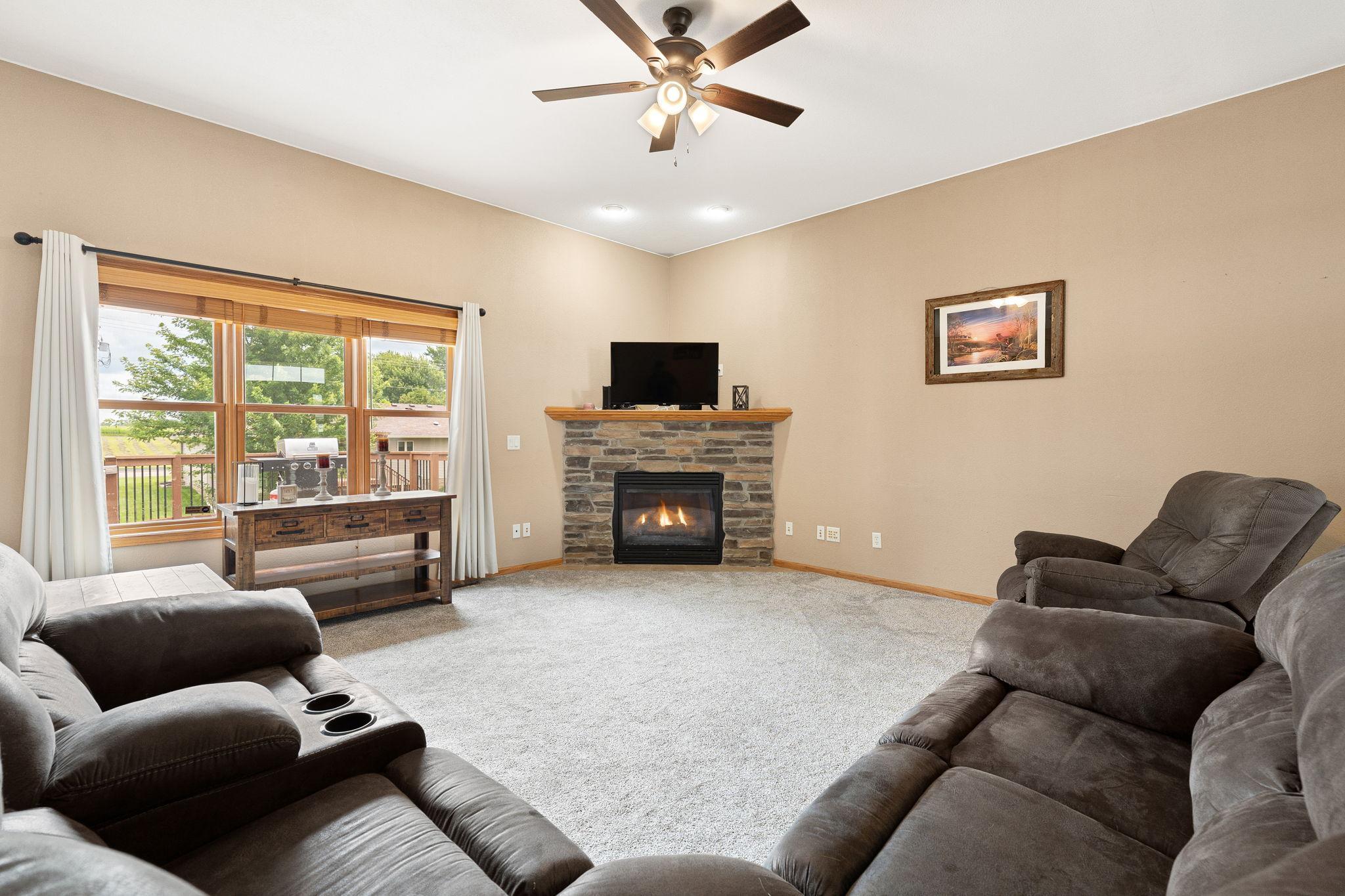 37-web-or-mls-375-hickory-ln-ne.jpg