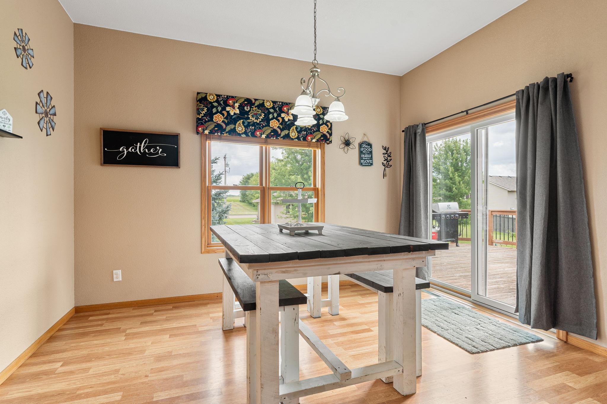 53-web-or-mls-375-hickory-ln-ne.jpg