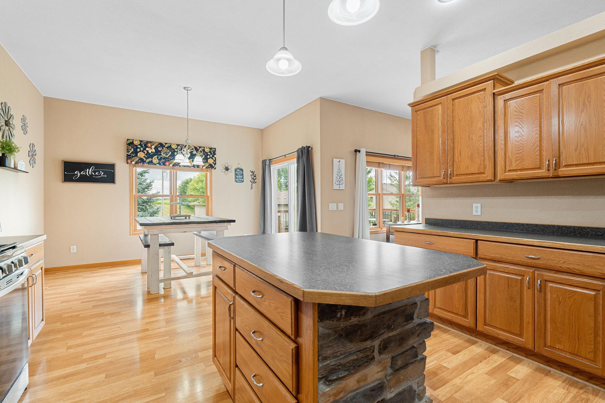 44-web-or-mls-375-hickory-ln-ne.jpg