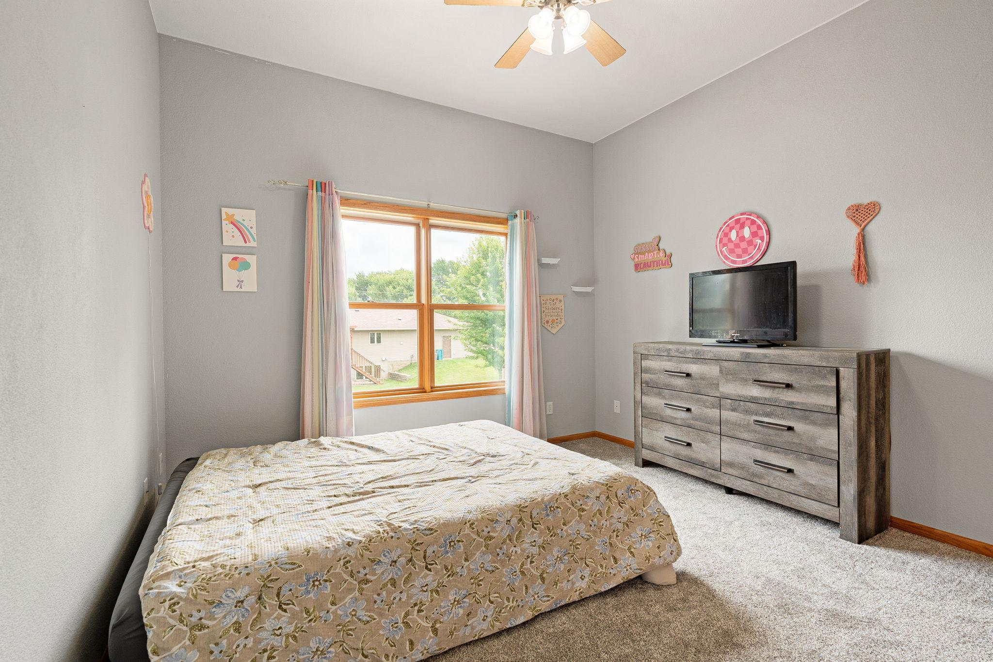 55-web-or-mls-375-hickory-ln-ne.jpg