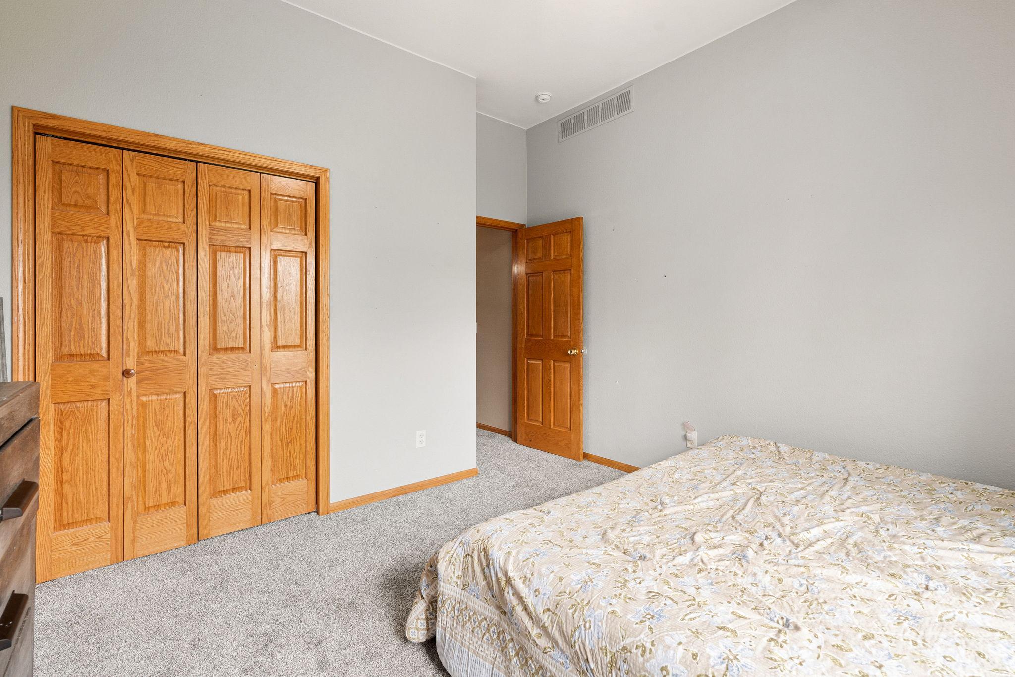 56-web-or-mls-375-hickory-ln-ne.jpg