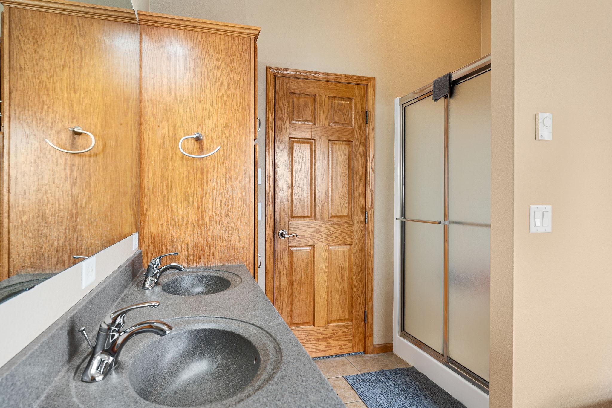 64-web-or-mls-375-hickory-ln-ne.jpg