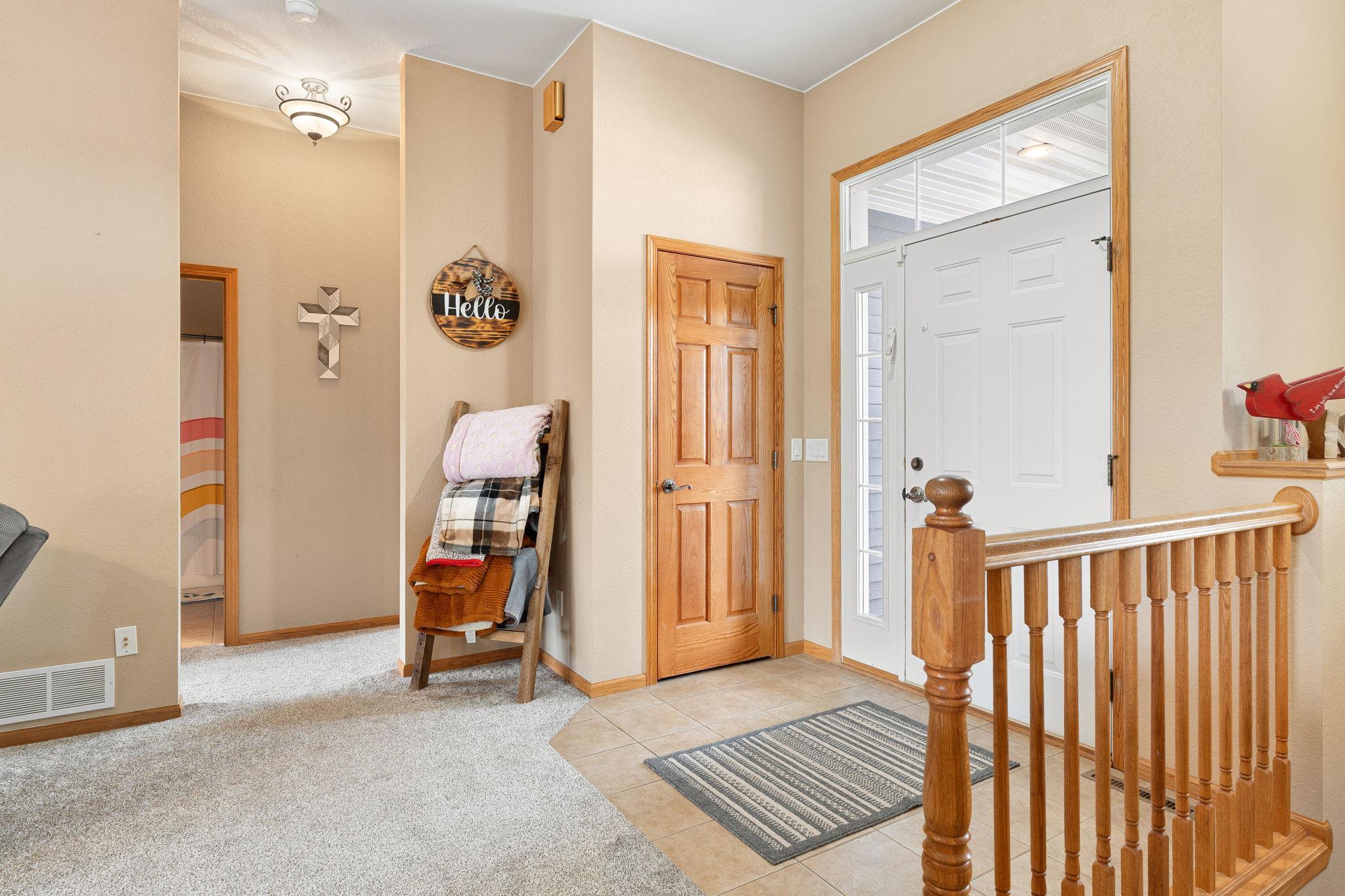 36-web-or-mls-375-hickory-ln-ne.jpg
