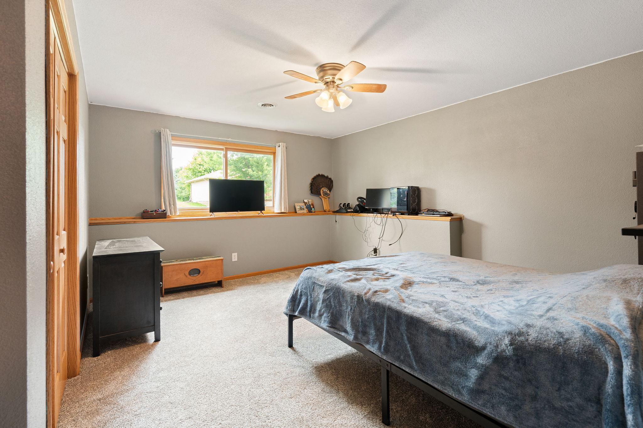 77-web-or-mls-375-hickory-ln-ne.jpg