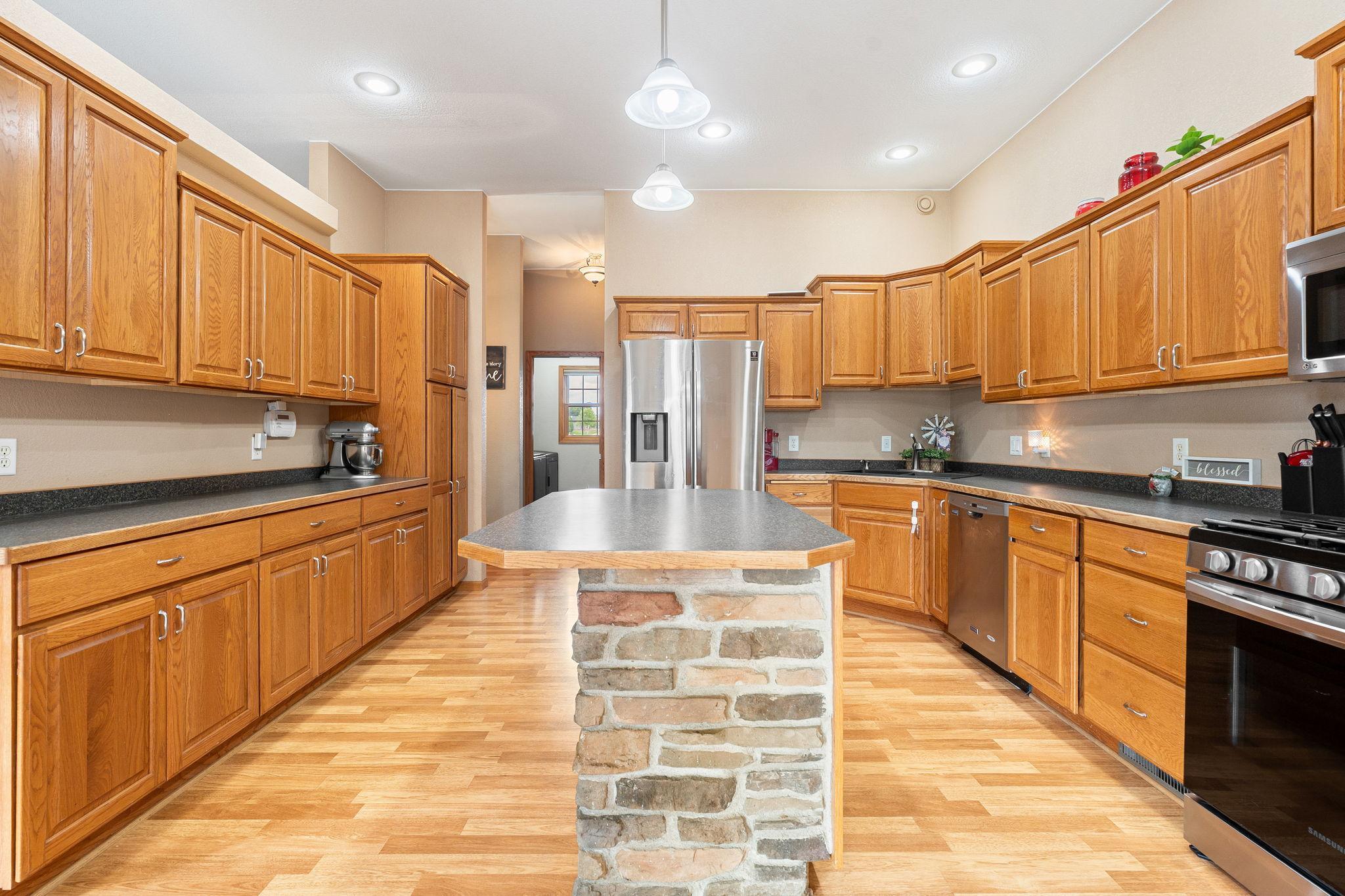 41-web-or-mls-375-hickory-ln-ne.jpg
