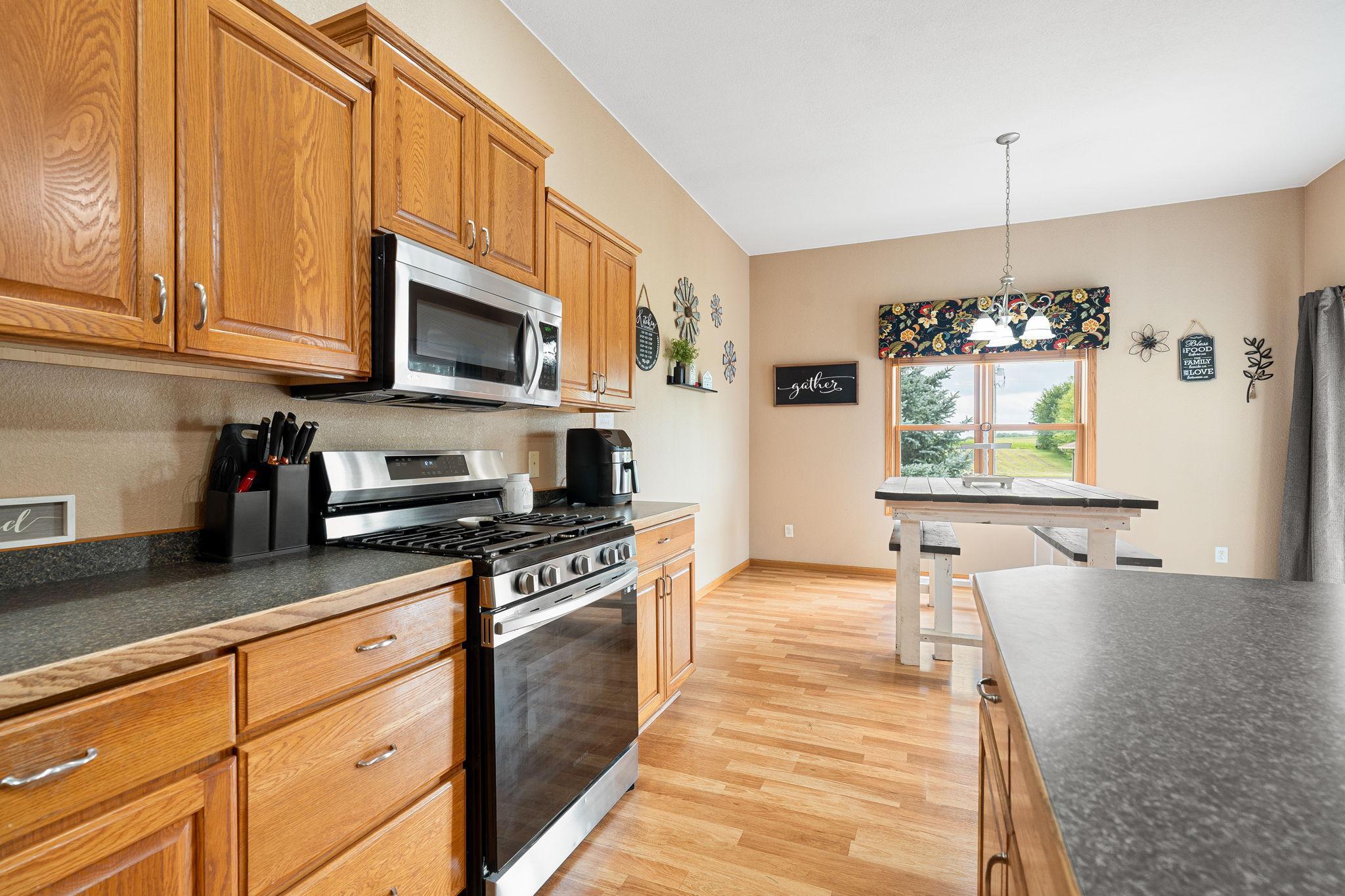 45-web-or-mls-375-hickory-ln-ne.jpg