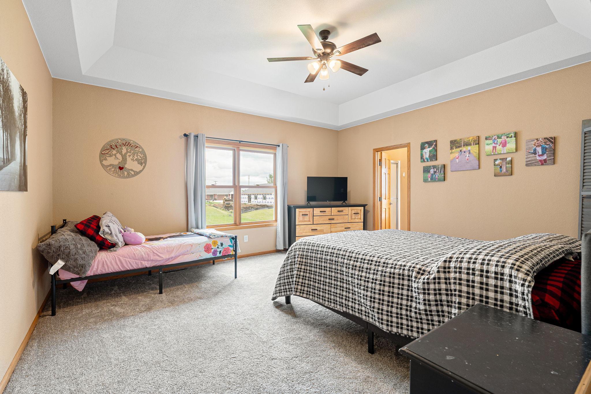 59-web-or-mls-375-hickory-ln-ne.jpg