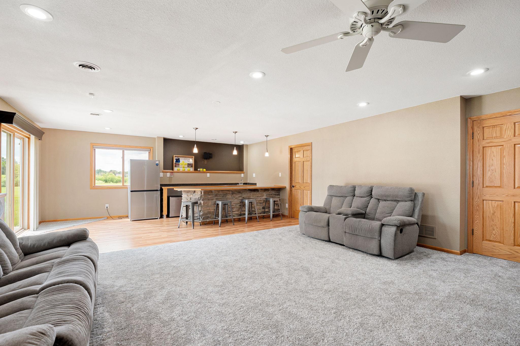 67-web-or-mls-375-hickory-ln-ne.jpg