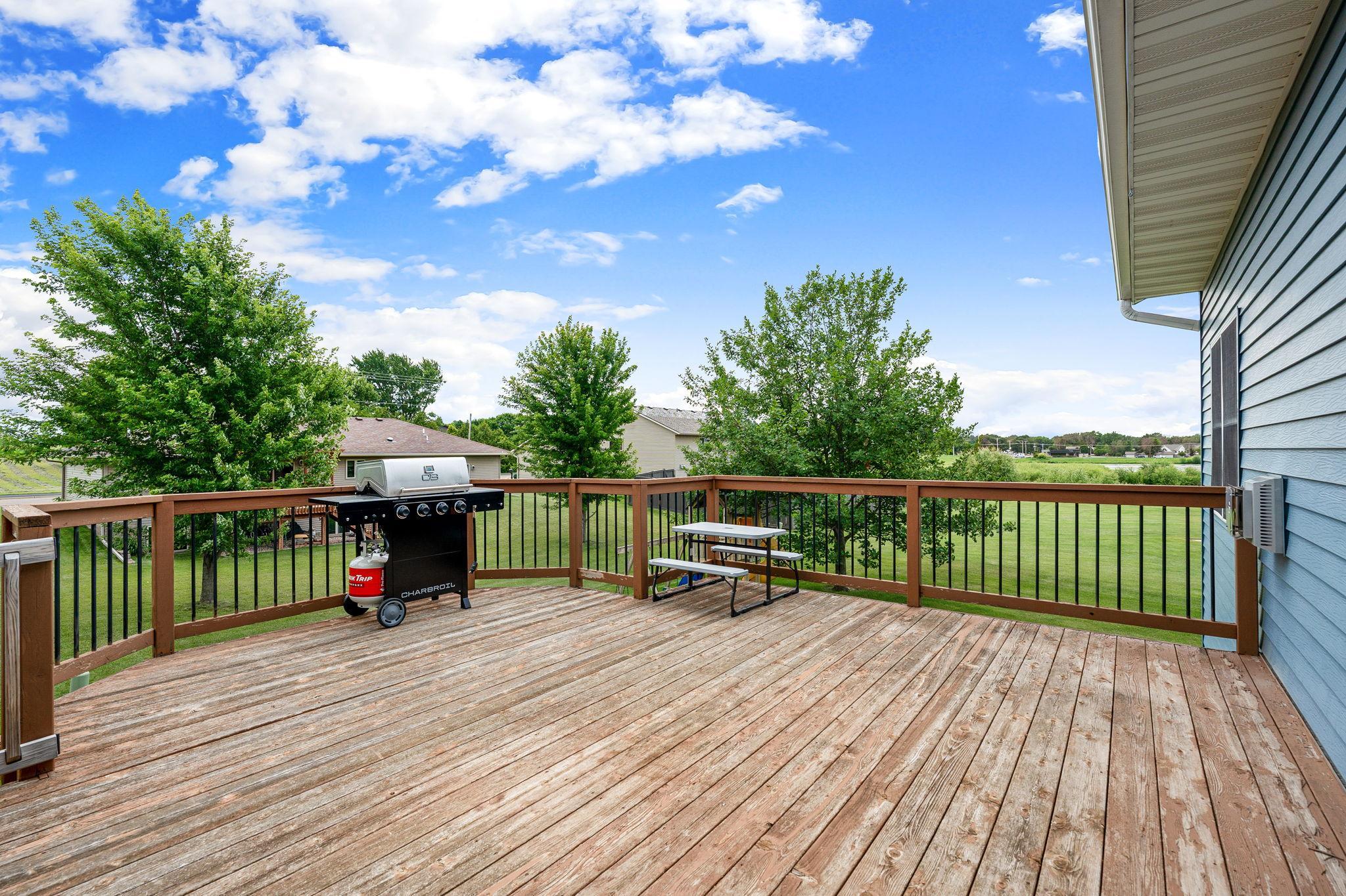 11-web-or-mls-375-hickory-ln-ne.jpg