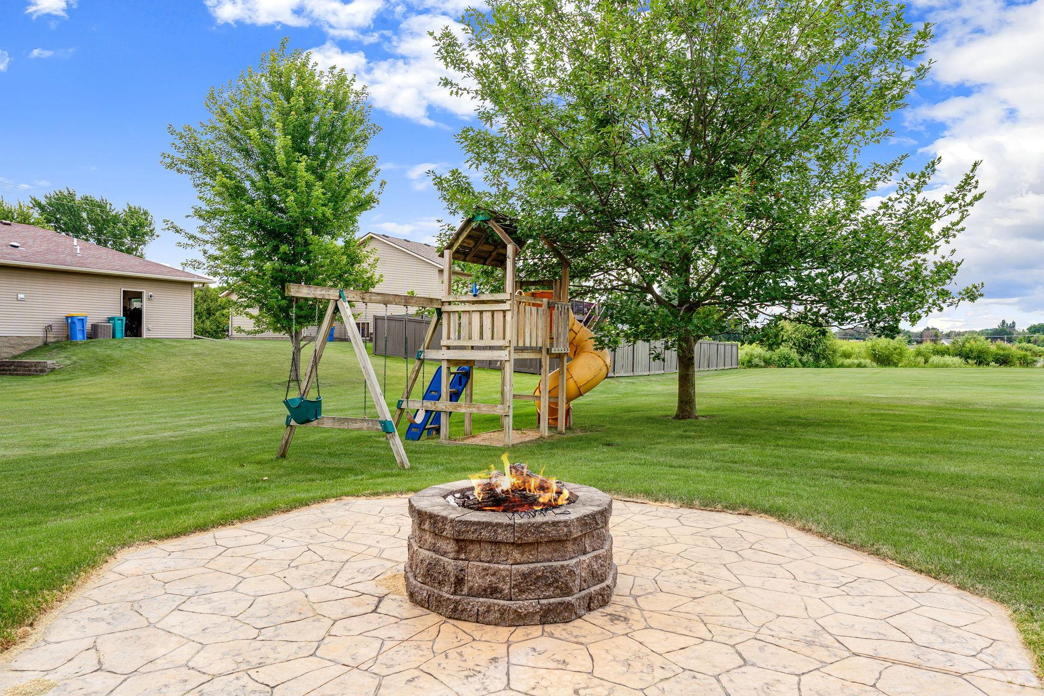 14-web-or-mls-375-hickory-ln-ne.jpg