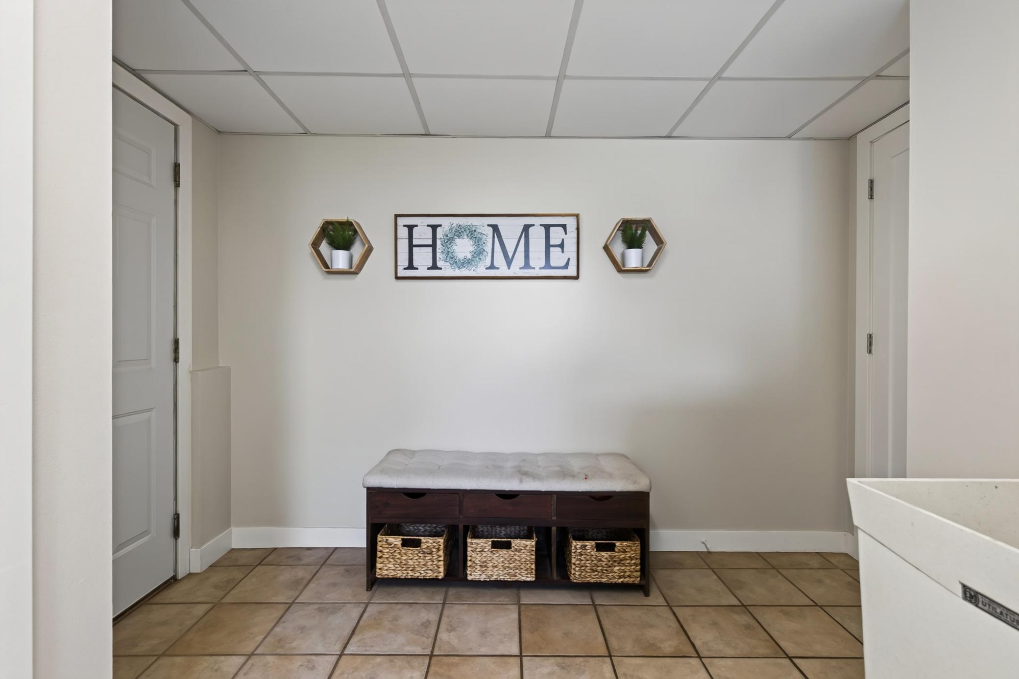 Laundry room/mudroom-LL